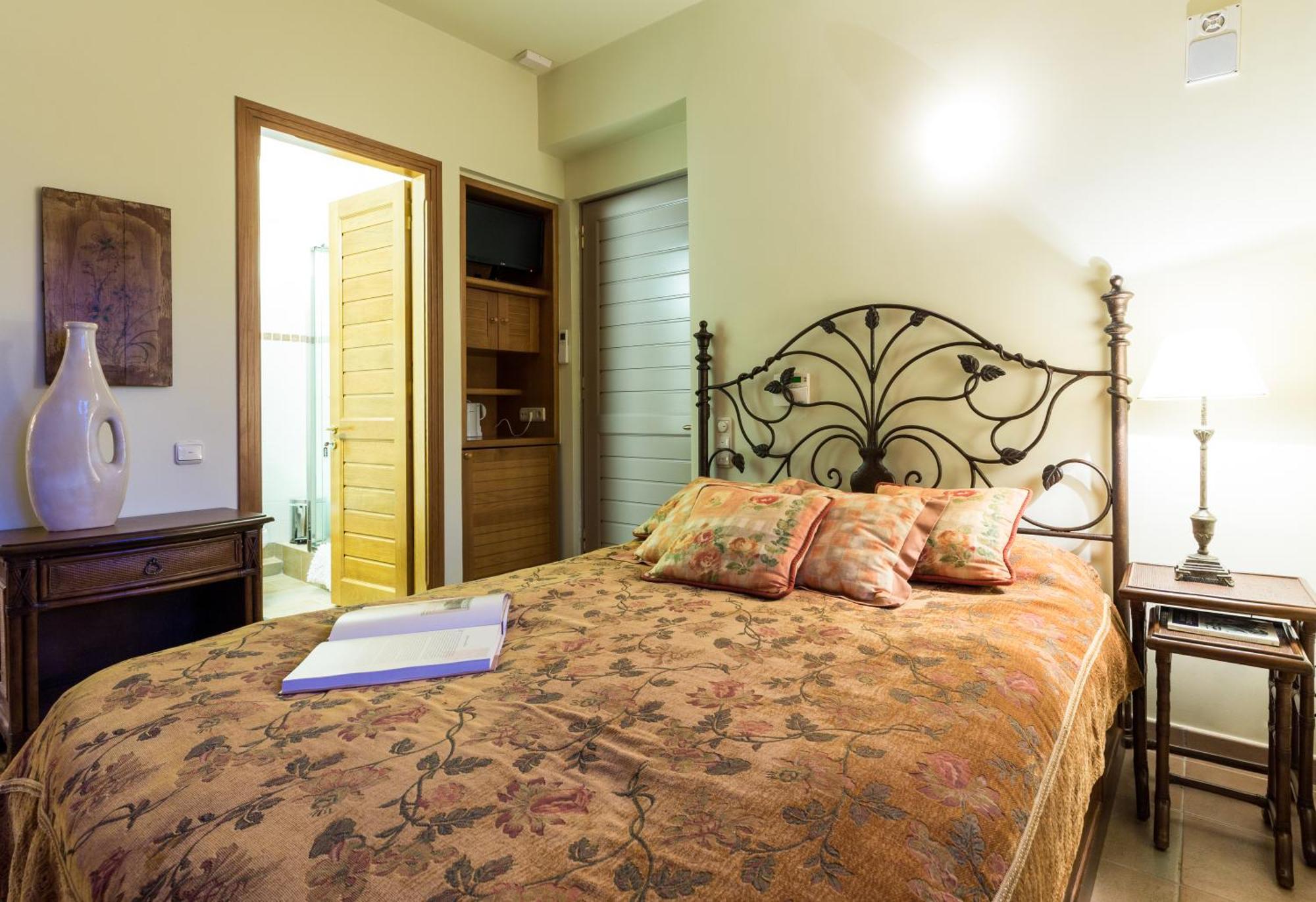 Elia Junior Suite In Epidavros With Shared Pool Nea Epidavros Dış mekan fotoğraf